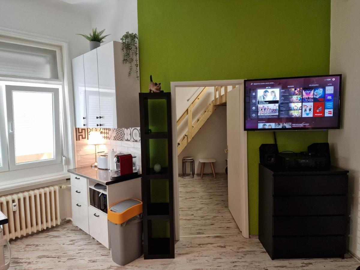 Central Point Budapest Luaran gambar