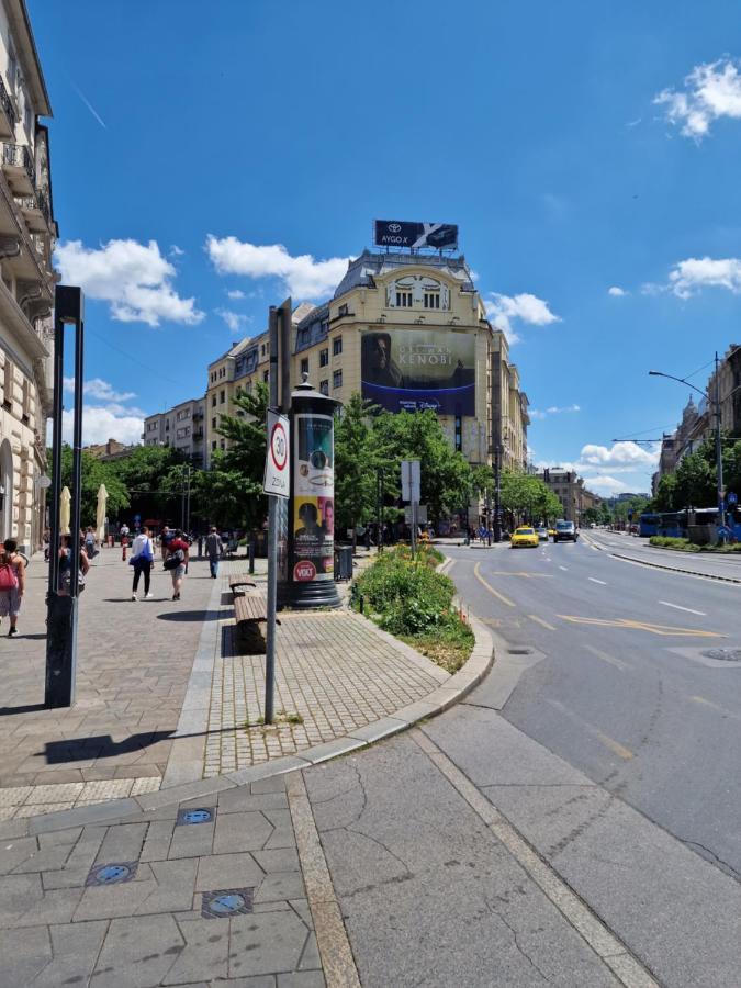 Central Point Budapest Luaran gambar