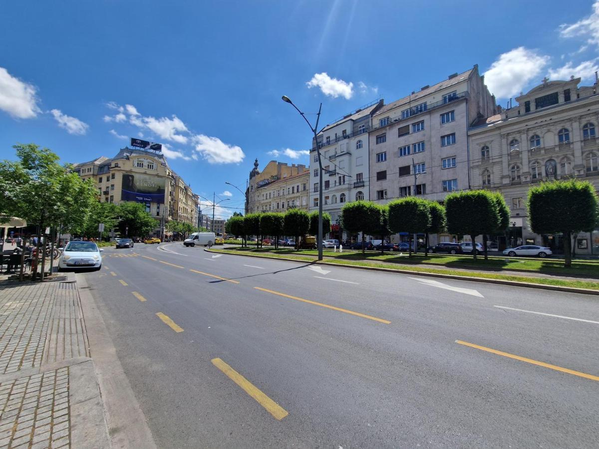 Central Point Budapest Luaran gambar