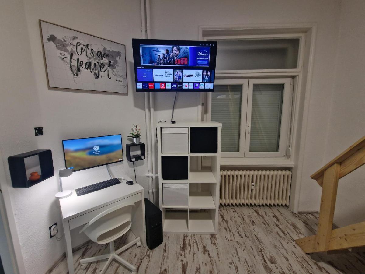 Central Point Budapest Luaran gambar