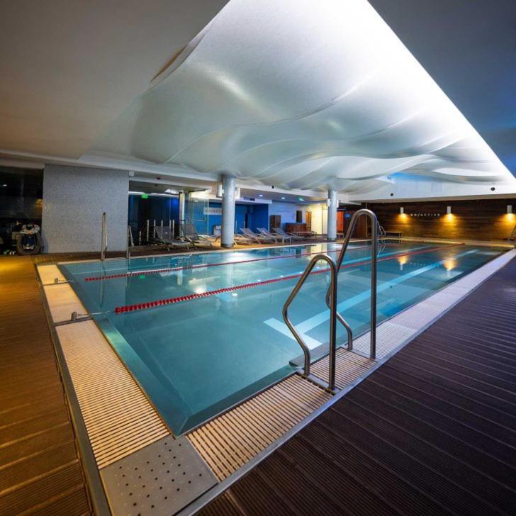 Central Point Budapest Luaran gambar
